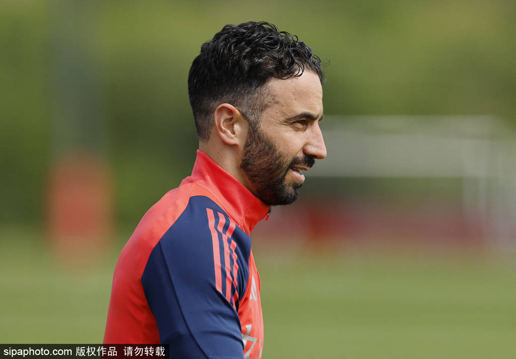 皇冠信用网账号_曼联引援地震级！瑞典神锋约克雷斯或携恩师驾临皇冠信用网账号，夏窗好戏连台！