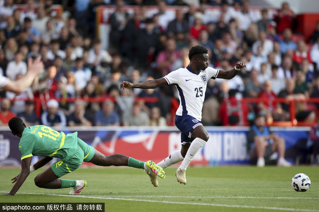 皇冠信用盘正网_展望2026世界杯：C罗梅西谢幕战+巴西冲6星 意大利又缺席皇冠信用盘正网？