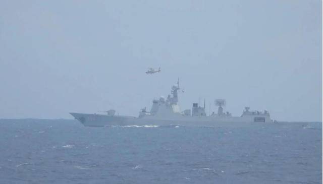 皇冠信用网代理申条件_面对菲海警的驱逐皇冠信用网代理申条件，中国侦察船不语，舰载机起飞，直接4个字定性