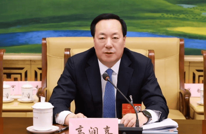 皇冠体育App下载_内蒙古应急厅厅长高润喜已赴内蒙古自治区总工会任职