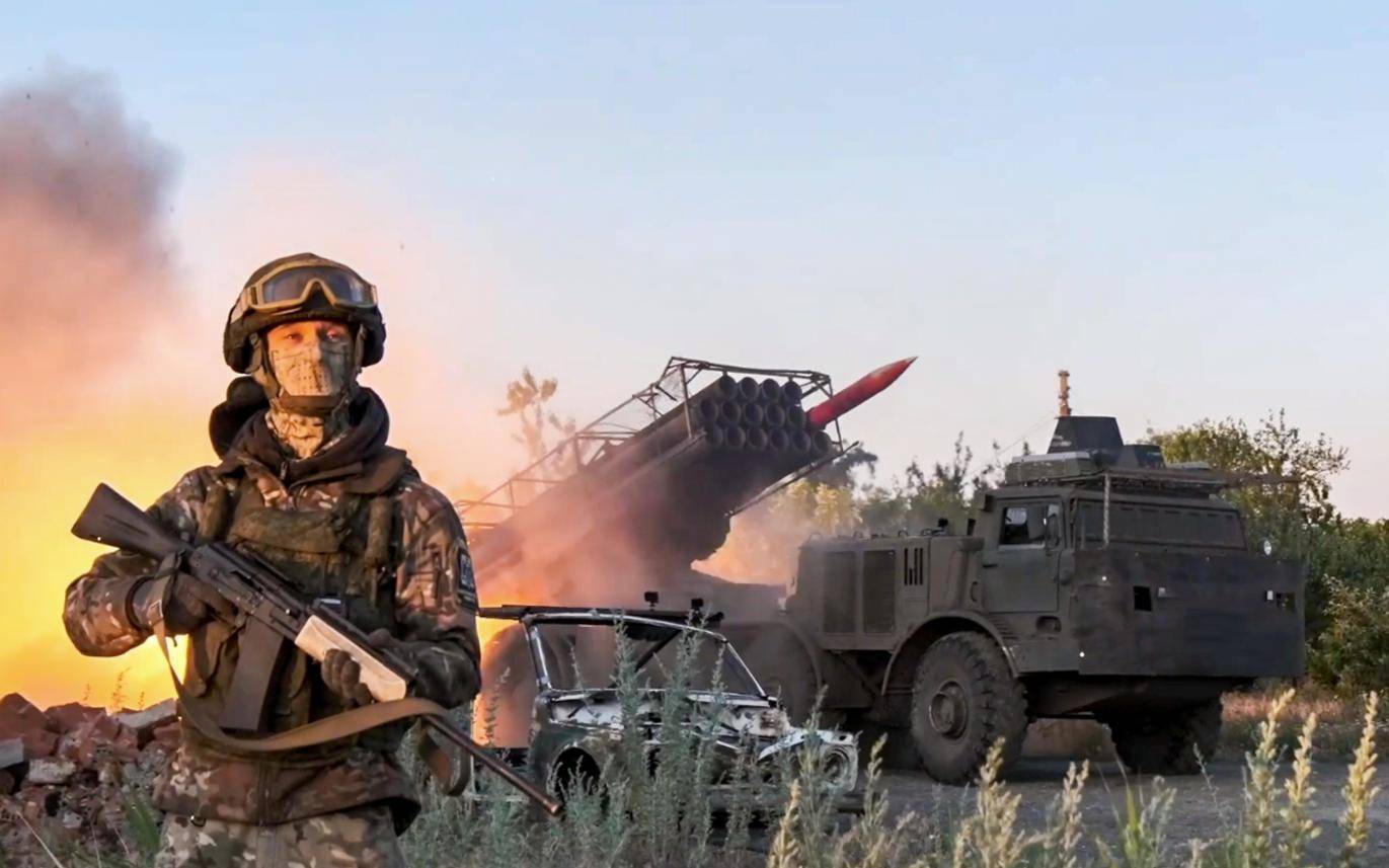 皇冠体育App下载_红军城被突破皇冠体育App下载，泽连斯基求饶也晚了，俄媒：乌克兰还有最后的杀招