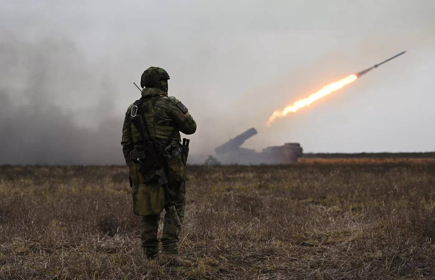 皇冠信用网登3代理注册_亚速旅要投降皇冠信用网登3代理注册？俄军根本不追求速胜：每晚上百无人机给乌克兰放血