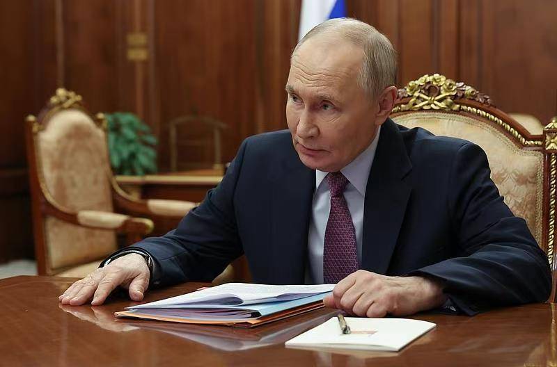 皇冠信用網账号注册_难怪3年都打不垮乌克兰皇冠信用網账号注册，大批列车越过乌波边界，普京将迎战？