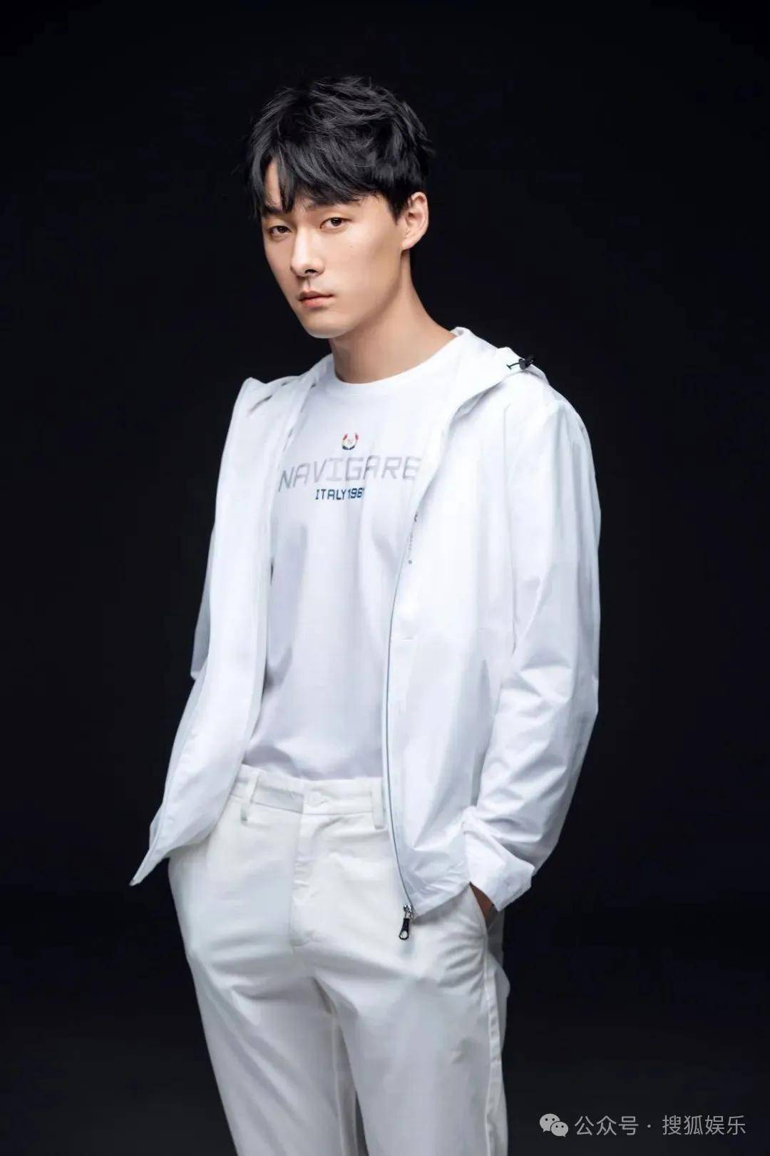 皇冠信用开号
_离婚三年又被拍到亲密逛超市皇冠信用开号
,他俩这是纯带娃还是真复合了?