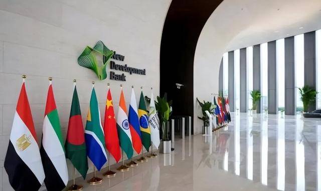 特朗普夸了几句SC维尔vs杜伊斯堡，莫迪秒退金砖会议，中俄不惯着：大事照办不误！_SC维尔vs杜伊斯堡