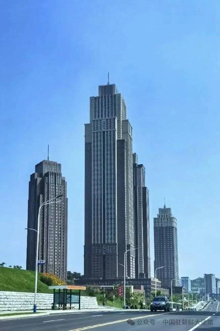 皇冠信用网会员开户_中国外交官镜头里的朝鲜：平壤建设新貌