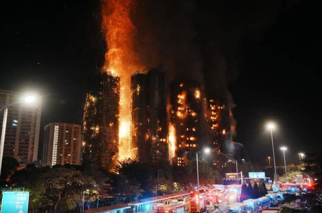 皇冠信用盘注册开通_7幢32层住宅起火皇冠信用盘注册开通，已致14死，深圳消防跨境驰援香港