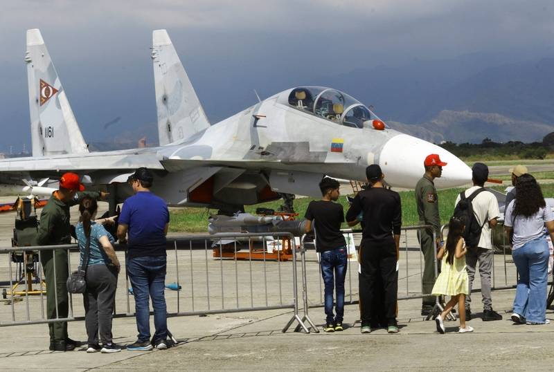 球队_“马杜罗同意交出政治权力但保留军权球队，遭拒”