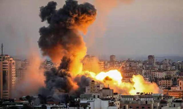 2026世界杯代理平台 _一面黑色哀悼旗升起2026世界杯代理平台 ,伊朗首个盟友参战,向以色列发射导弹,特朗普被坑惨了