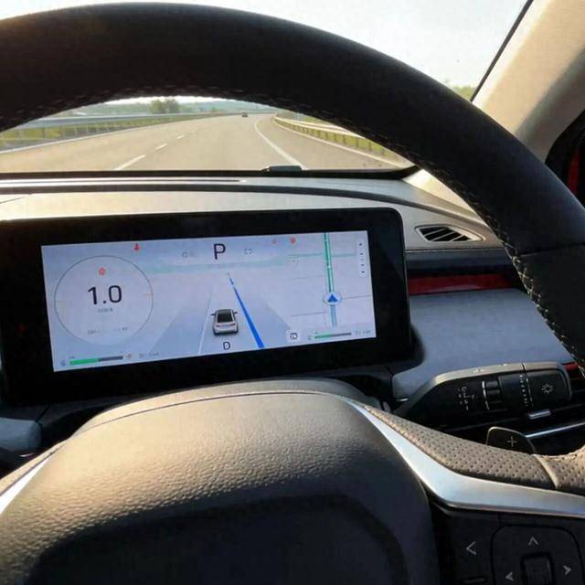 外围买球app十大平台_“我以为奔驰E300会自动减速”外围买球app十大平台,男子称开启辅助驾驶跑高速出事故车辆贬值,4S店:操作不当