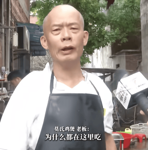 盘口足球平台 _“硬要来尝尝”盘口足球平台 ，有人连夜开车1000多公里赶来吃！广东爆火鸡煲店老板忙到没时间唱K：想退休……