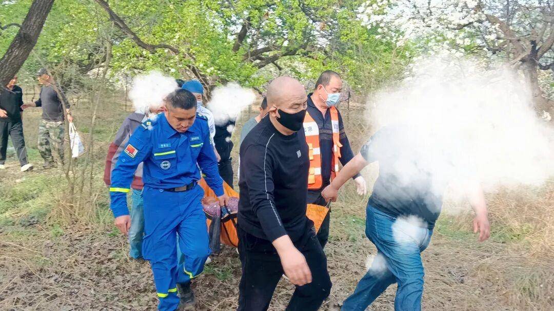 皇冠信用网登3代理
_87岁老人在自家梨树园迷路被困5天4夜皇冠信用网登3代理
,108小时水米未进硬撑过来,经救治无大碍