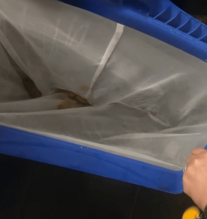 皇冠信用网开户
_成都全裸私汤泡池被曝出现粪便皇冠信用网开户
,以“私汤没有监控”为由拒赔?涉事门店:恶意抹黑造谣,已报警