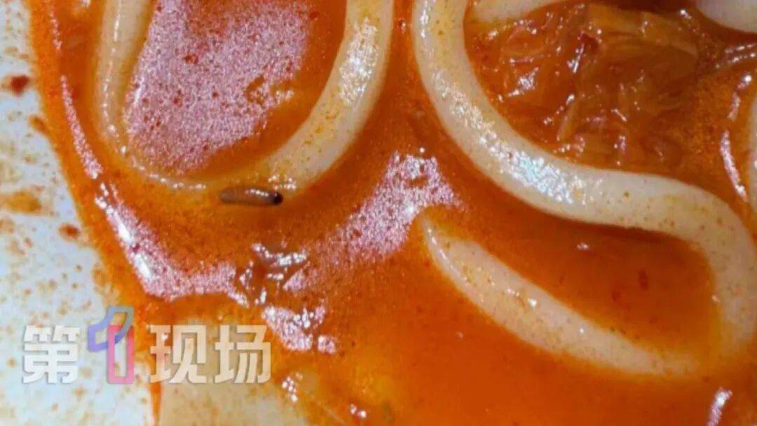 皇冠信用网开户_“当场就吐了”皇冠信用网开户，消费者称在深圳山姆购网红产品吃出蛆虫！厂家回应：正在排查虫源