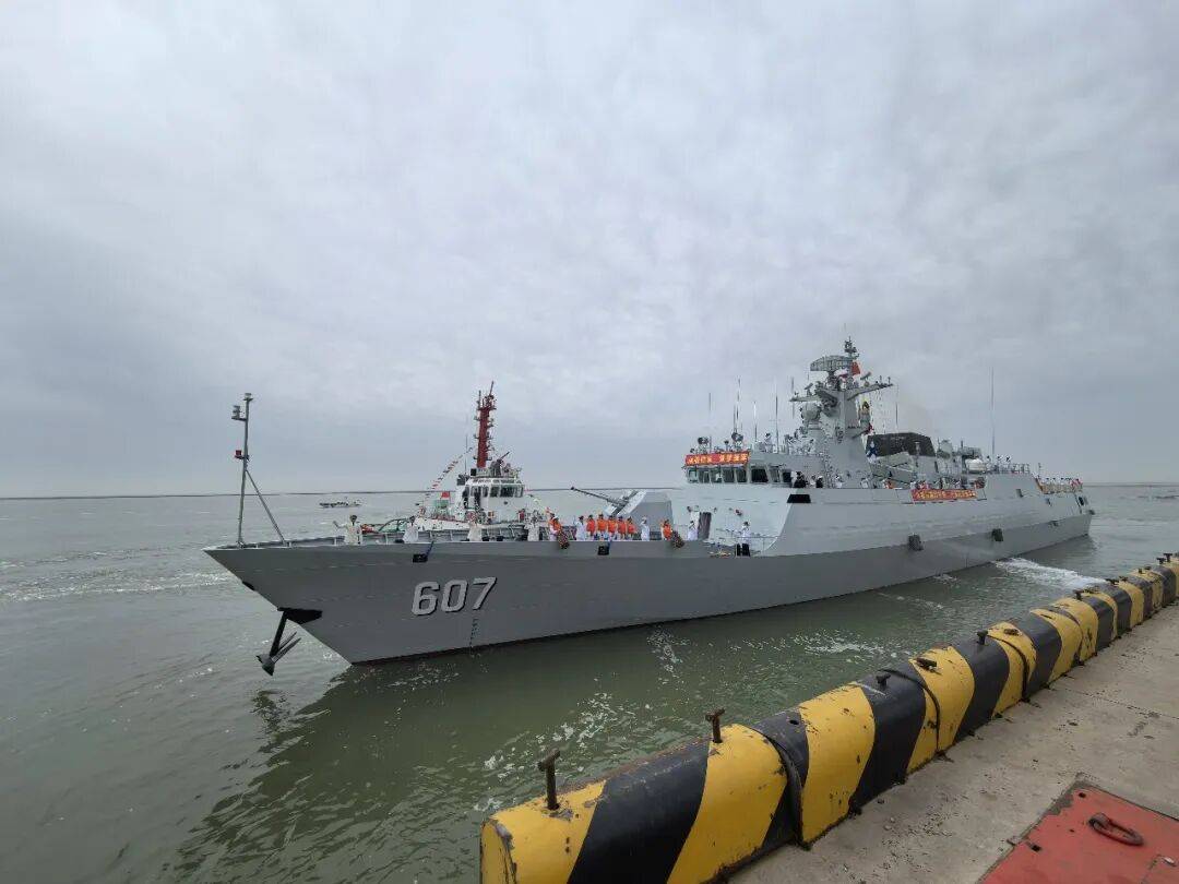 皇冠hga027_海军东营舰首次靠泊东营并将向公众开展舰艇开放活动