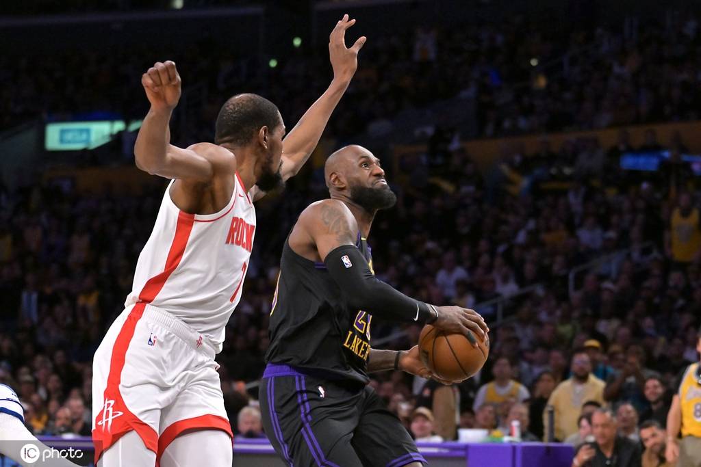 皇冠會員開戶_詹姆斯28+8+7杜兰特回归23分 湖人再胜火箭总分2-0领先