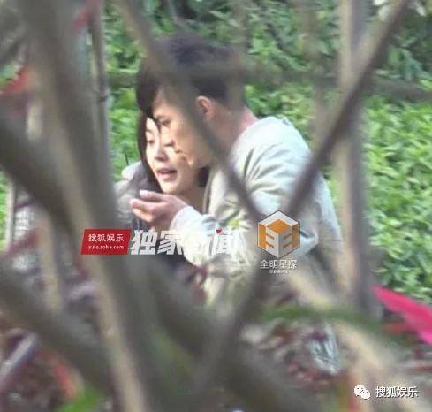 皇冠app_她好像真的未婚先孕了皇冠app?全网都在猜孩子生父是谁
