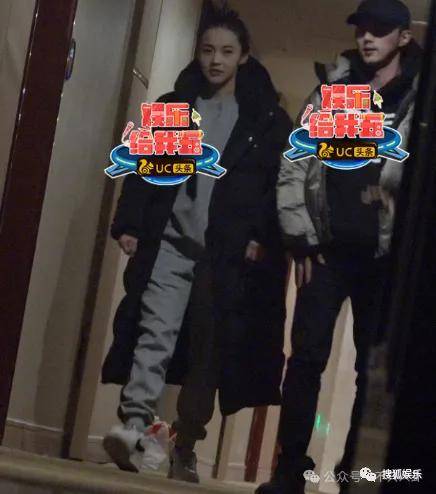 皇冠app_她好像真的未婚先孕了皇冠app?全网都在猜孩子生父是谁
