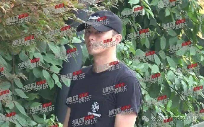 皇冠app_她好像真的未婚先孕了皇冠app?全网都在猜孩子生父是谁