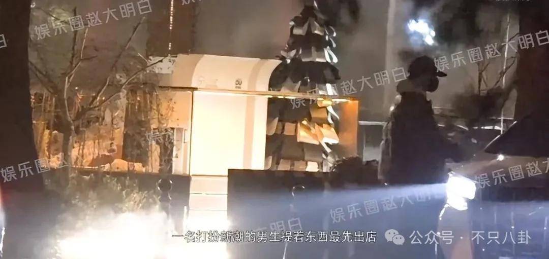 皇冠app_她好像真的未婚先孕了皇冠app?全网都在猜孩子生父是谁